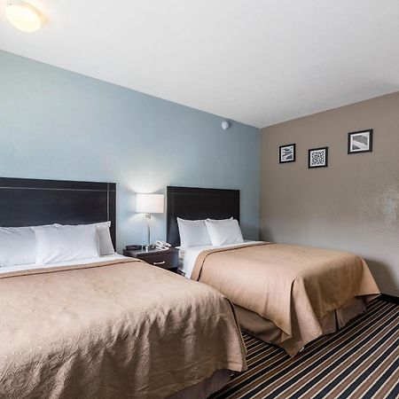 Rodeway Inn Лудингтон Экстерьер фото