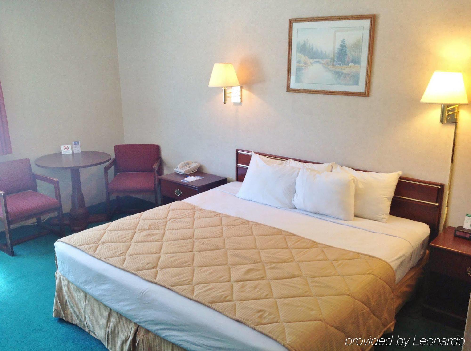 Rodeway Inn Лудингтон Экстерьер фото